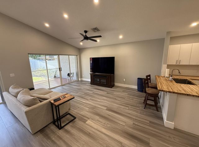 6343 Grand Cypress Circle, Lake Worth, FL 33463