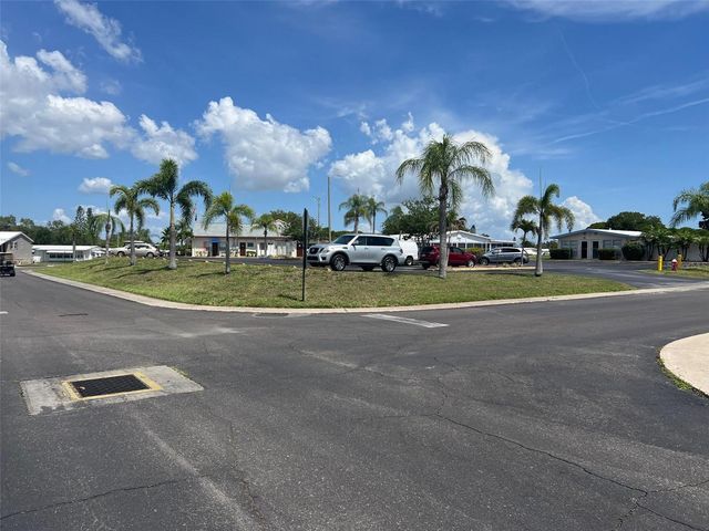 12 THATCH PALM STREET W, Largo, FL 33770