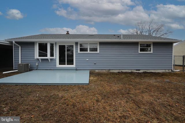 1108 LAUREL RD, Beverly, NJ 08010