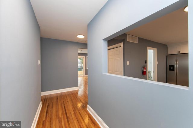 1108 LAUREL RD, Beverly, NJ 08010