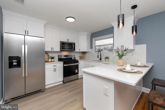 1108 LAUREL RD, Beverly, NJ 08010