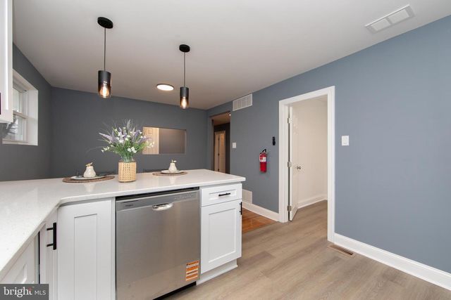 1108 LAUREL RD, Beverly, NJ 08010