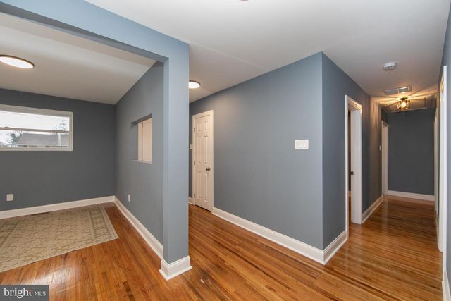 1108 LAUREL RD, Beverly, NJ 08010