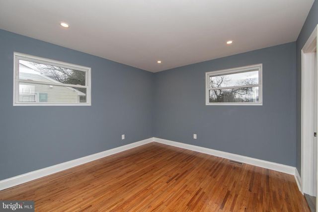 1108 LAUREL RD, Beverly, NJ 08010