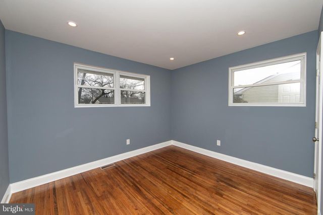 1108 LAUREL RD, Beverly, NJ 08010