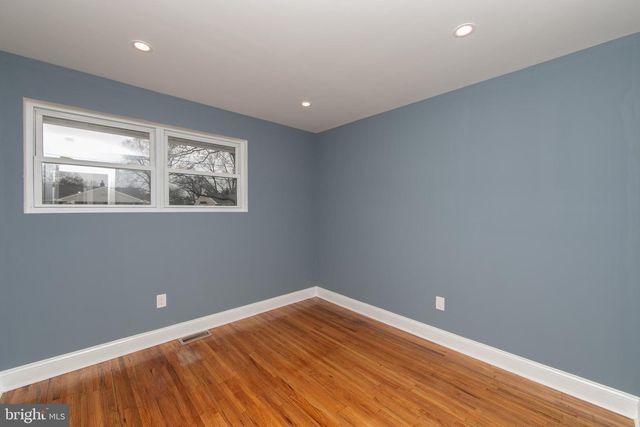 1108 LAUREL RD, Beverly, NJ 08010