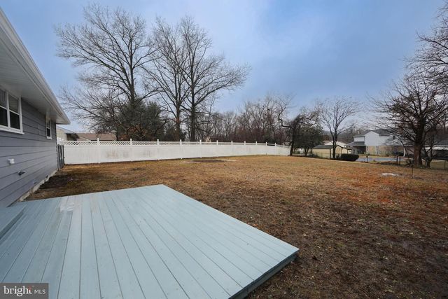 1108 LAUREL RD, Beverly, NJ 08010