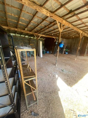 383 Section Mountain Road, Somerville, AL 35670