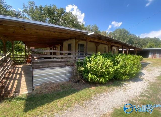 383 Section Mountain Road, Somerville, AL 35670