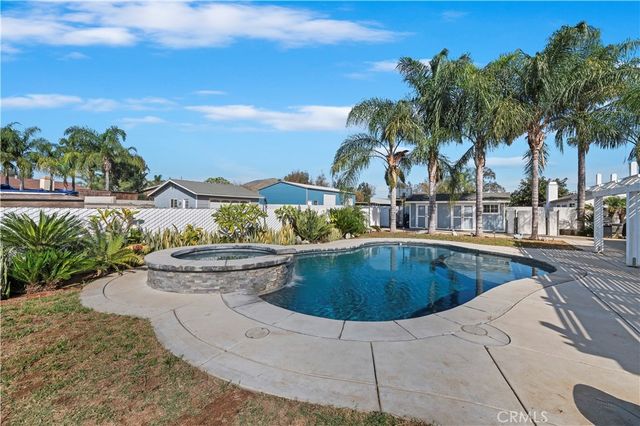 8310 Santiago, Jurupa Valley, CA 92509