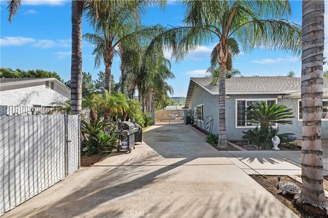 8310 Santiago, Jurupa Valley, CA 92509