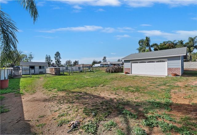 8310 Santiago, Jurupa Valley, CA 92509