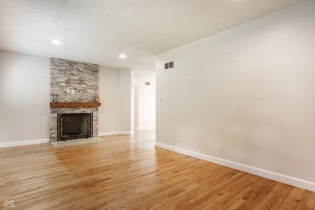 2880 Kessler Boulevard East Drive, Indianapolis, IN 46220