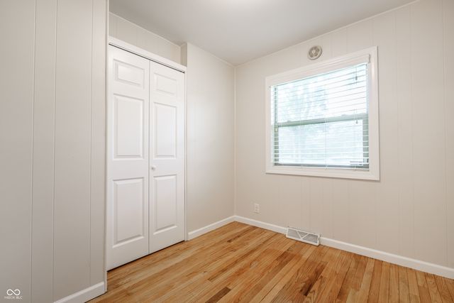 2880 Kessler Boulevard East Drive, Indianapolis, IN 46220