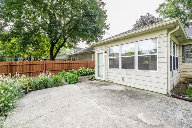 2880 Kessler Boulevard East Drive, Indianapolis, IN 46220
