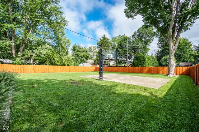 2880 Kessler Boulevard East Drive, Indianapolis, IN 46220