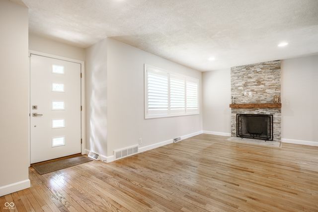2880 Kessler Boulevard East Drive, Indianapolis, IN 46220