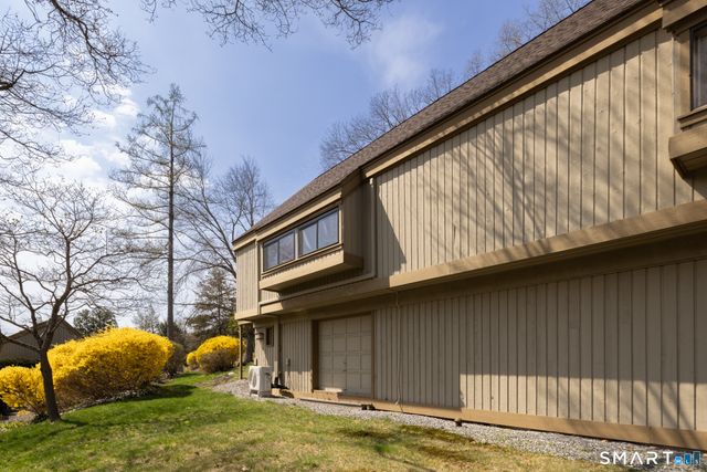 12 Heritage Village B, Southbury, CT 06488