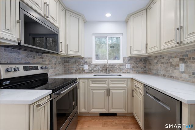12 Heritage Village B, Southbury, CT 06488