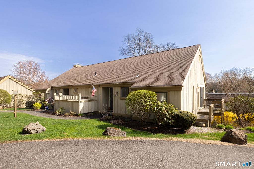 12 Heritage Village B, Southbury, CT 06488