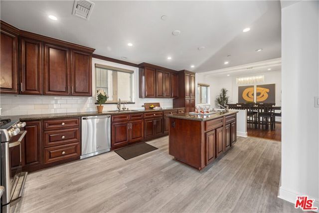 918 S Wooster Street 2, Los Angeles, CA 90035