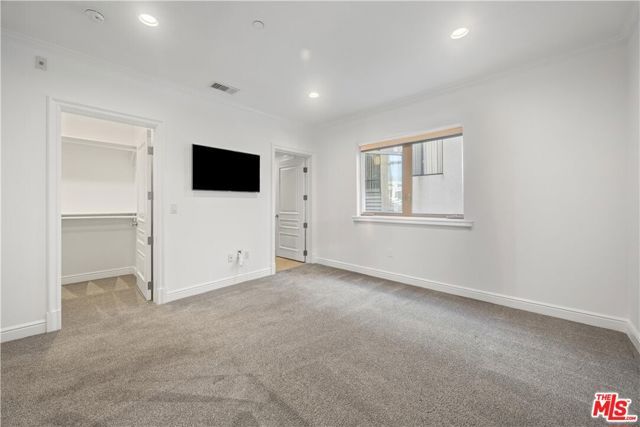 918 S Wooster Street 2, Los Angeles, CA 90035