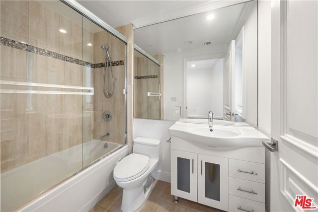 918 S Wooster Street 2, Los Angeles, CA 90035