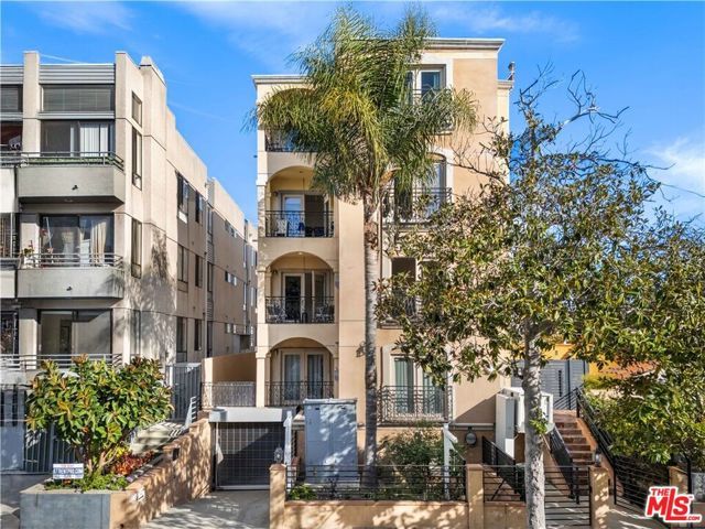 918 S Wooster Street 2, Los Angeles, CA 90035
