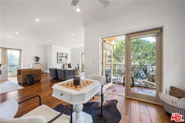 918 S Wooster Street 2, Los Angeles, CA 90035