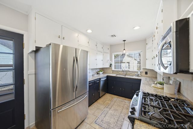 2511 E 17th Street, Tulsa, OK 74104