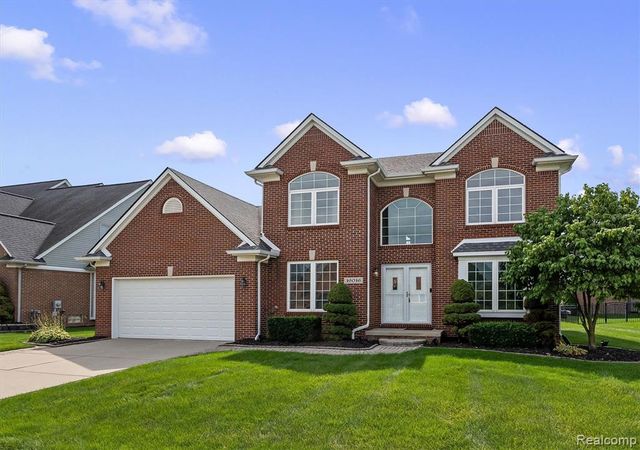 16016 Berry Lane, Macomb, MI 48044