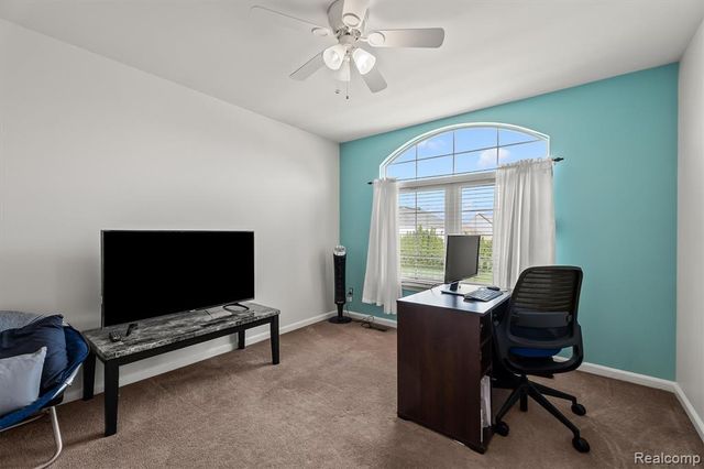 16016 Berry Lane, Macomb, MI 48044