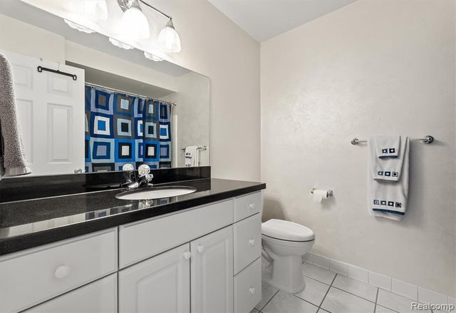 16016 Berry Lane, Macomb, MI 48044
