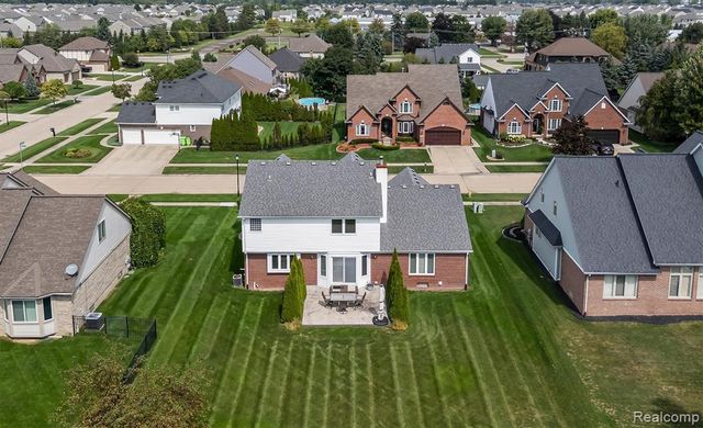 16016 Berry Lane, Macomb, MI 48044