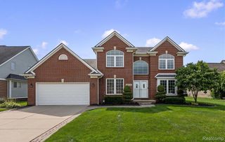 16016 Berry Lane, Macomb, MI 48044