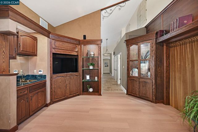 490 St Marys Rd, Lafayette, CA 94549