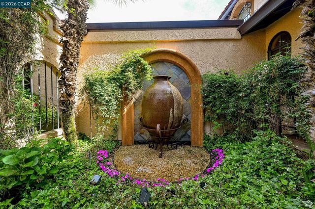 490 St Marys Rd, Lafayette, CA 94549