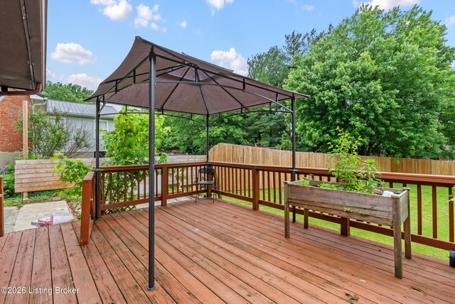 202 Clore Ave, La Grange, KY 40031