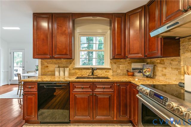 4600 Foxwood Rd, Chester, VA 23831