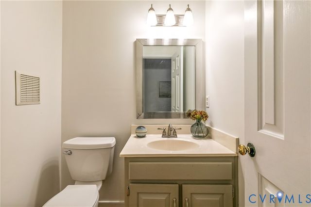 4600 Foxwood Rd, Chester, VA 23831