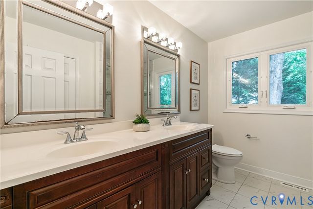 4600 Foxwood Rd, Chester, VA 23831