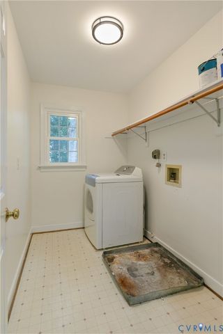 4600 Foxwood Rd, Chester, VA 23831