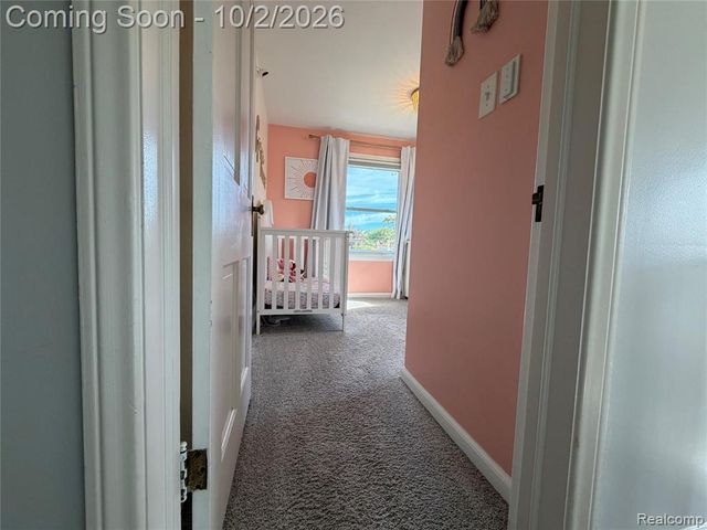 71 Vernier Road, Grosse Pointe Shores, MI 48236