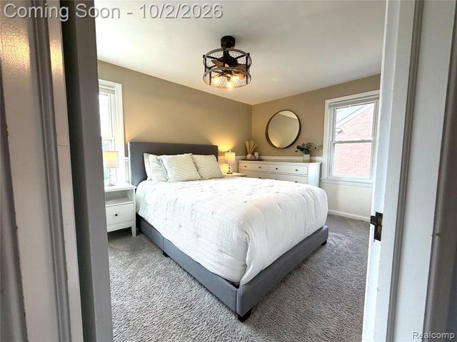 71 Vernier Road, Grosse Pointe Shores, MI 48236