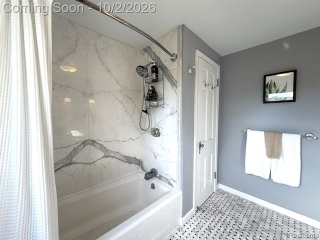 71 Vernier Road, Grosse Pointe Shores, MI 48236