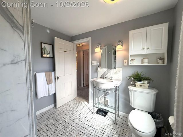71 Vernier Road, Grosse Pointe Shores, MI 48236
