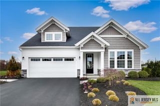 14 Galerie Court, Monroe, NJ 08831