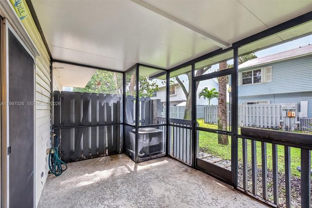 85 SW 3rd St, Pompano Beach, FL 33060