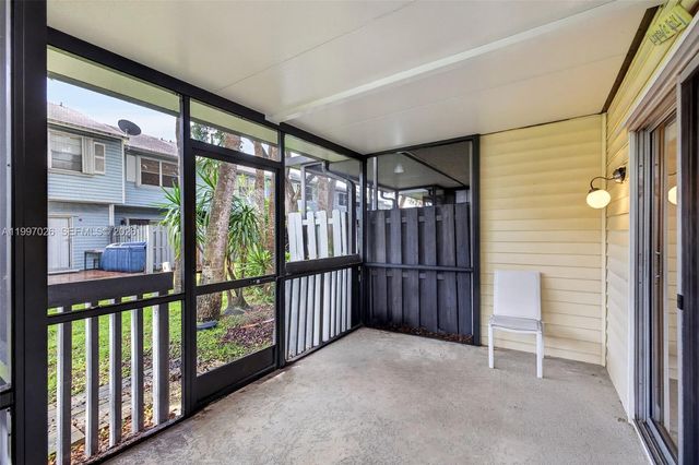 85 SW 3rd St, Pompano Beach, FL 33060