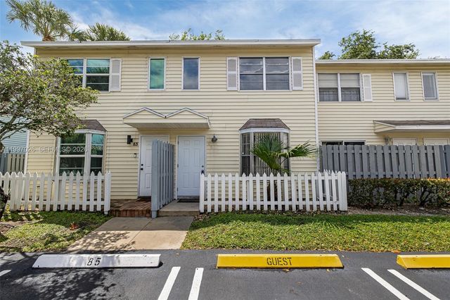 85 SW 3rd St, Pompano Beach, FL 33060